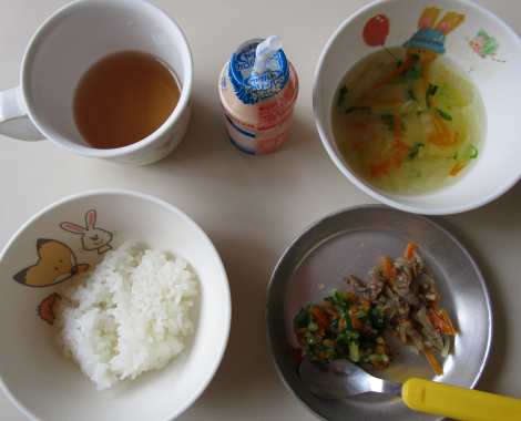 明石　保育園　給食