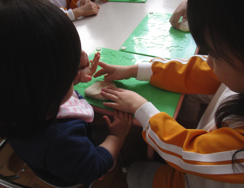 明石 保育園 お制作