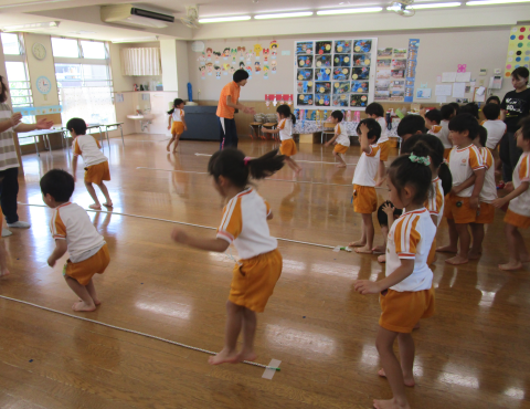 明石　保育園　体操