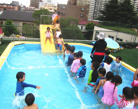 保育園 プール5