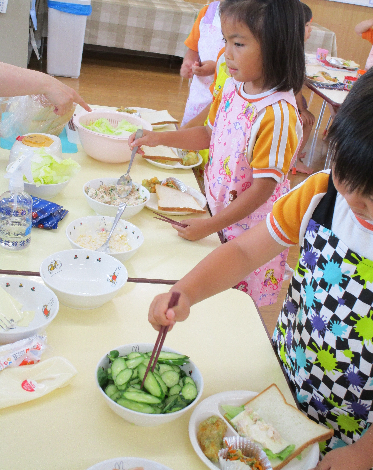 明石　保育園　クッキング３