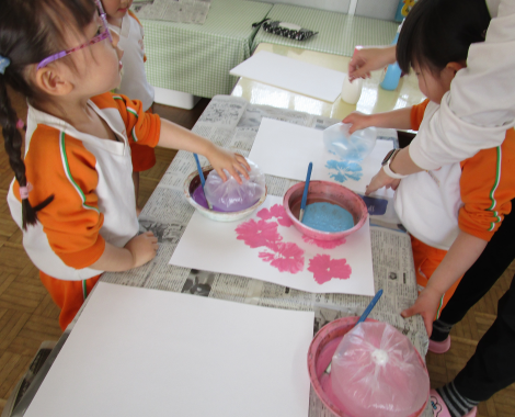 明石　保育園　絵の具h