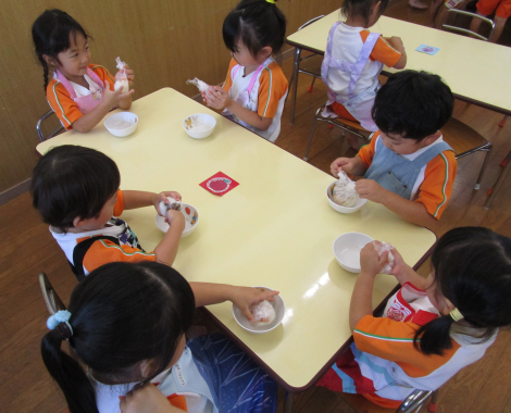明石 保育園 おにぎり