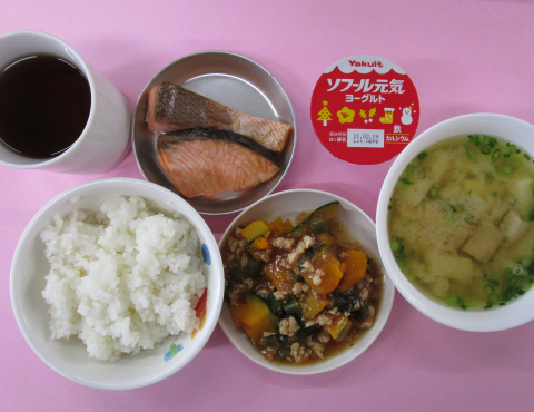 明石 保育園 給食