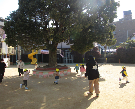 明石 保育園 1歳児