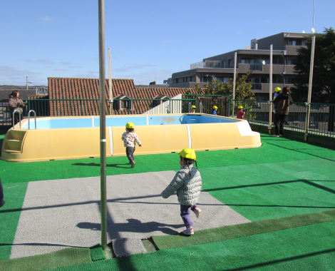 明石　保育園　屋上
