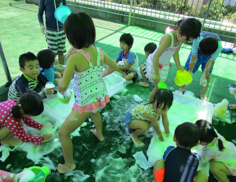 明石　保育園　泡