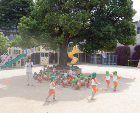 明石　こども園　園庭