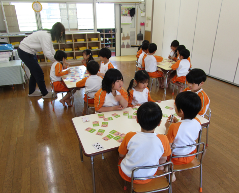 明石　保育園　トランプ