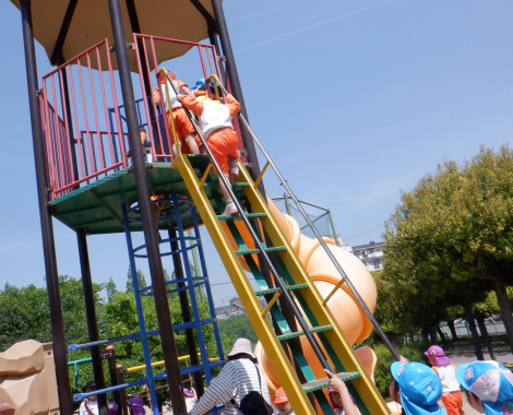 明石市 こども園 遊具