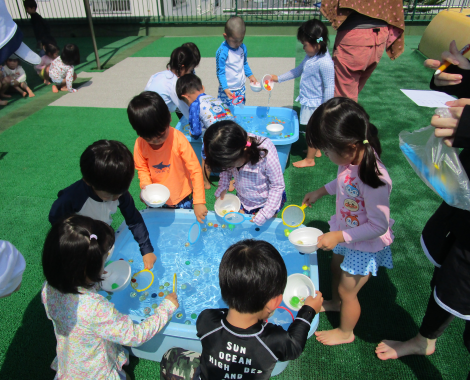 明石　保育園　水遊び１