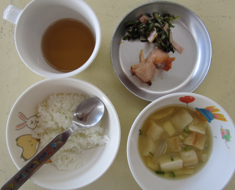 明石 保育園 給食