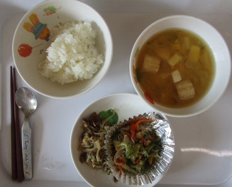 明石　保育園　給食