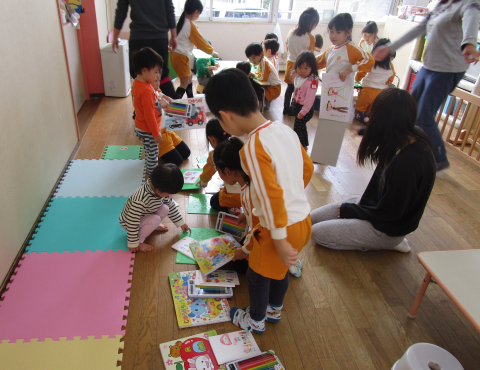 明石 保育園 異年齢交流1