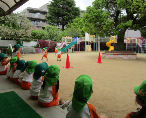 明石 こども園 園庭