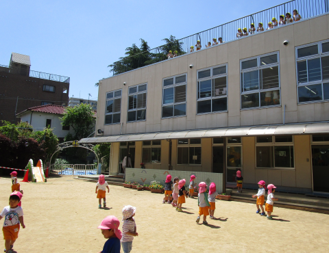 明石　保育園　外遊び