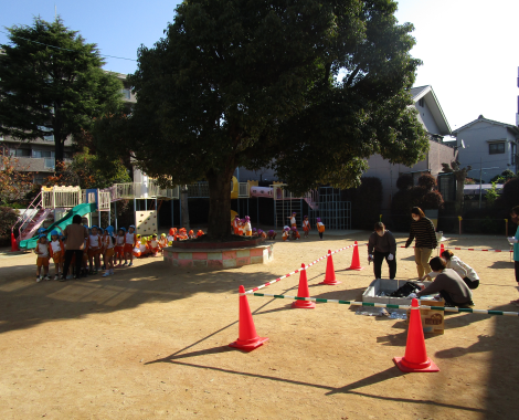 明石 保育園 園庭4