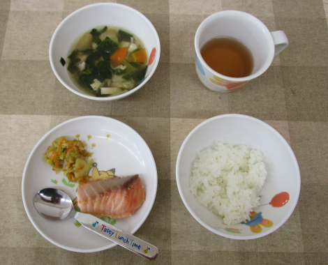 明石 保育園 給食