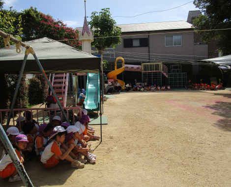 明石 保育園 園庭1