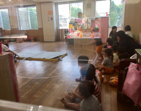 明石 保育園 屋内