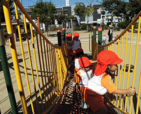 明石 保育園 遊具