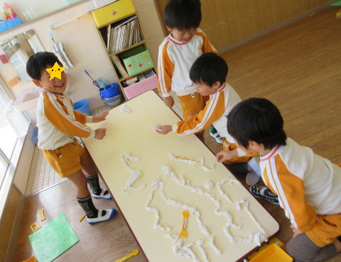 明石 保育園 迷路