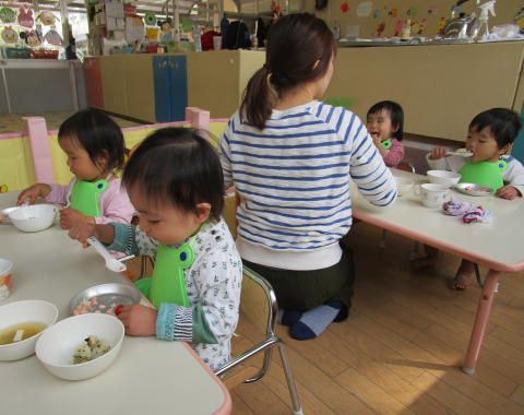 明石　保育園　給食