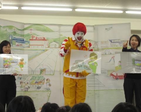 明石 保育園 ドナルド誕生日会