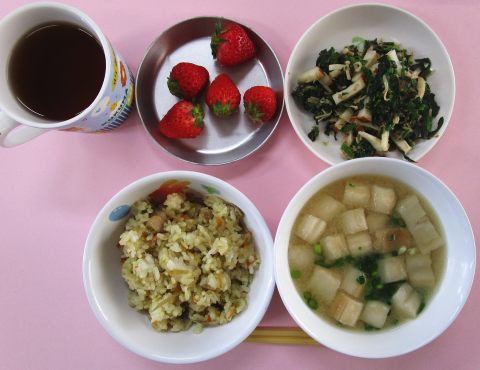 明石 保育園 給食