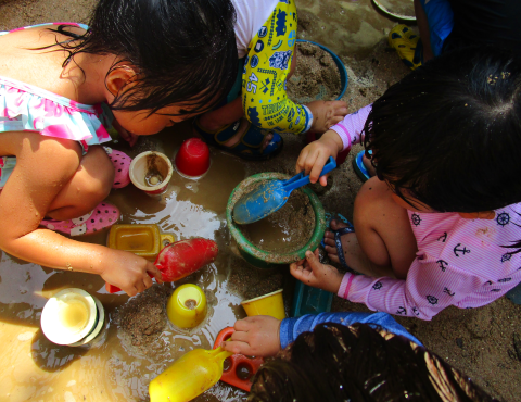明石 保育園 どろあそび
