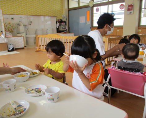 明石 こども園 お給食