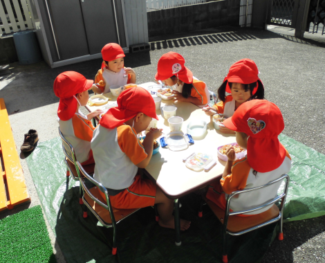 明石 保育園 弁当