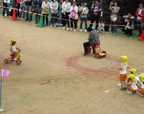 保育園　運動会　親子競技