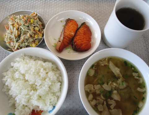 明石 保育園 給食