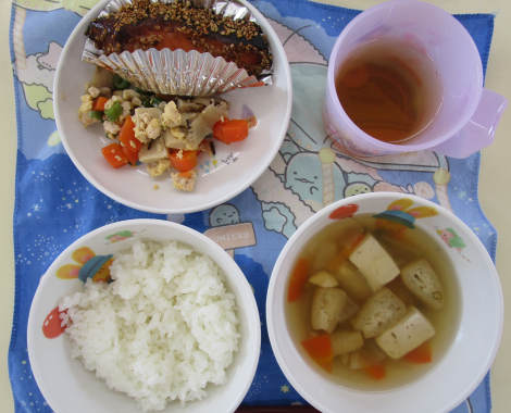 明石　保育園　給食