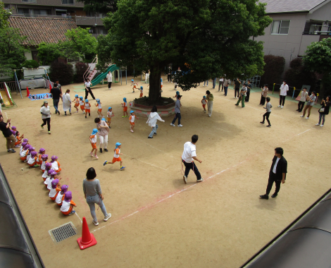 明石 こども園 園庭