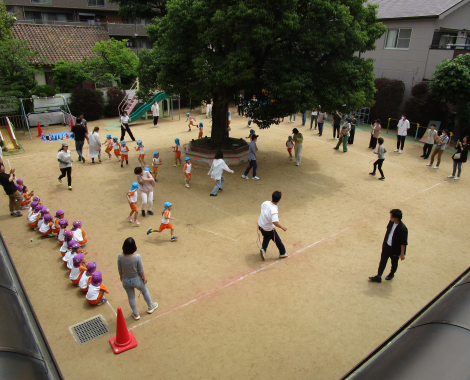 明石　こども園　園庭