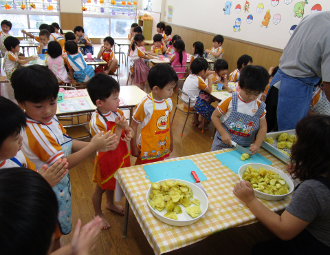 明石　保育園　クッキング