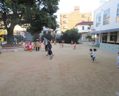 明石 保育園 園庭