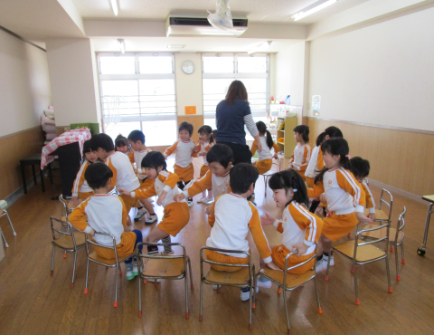明石 保育園 椅子取りゲーム2