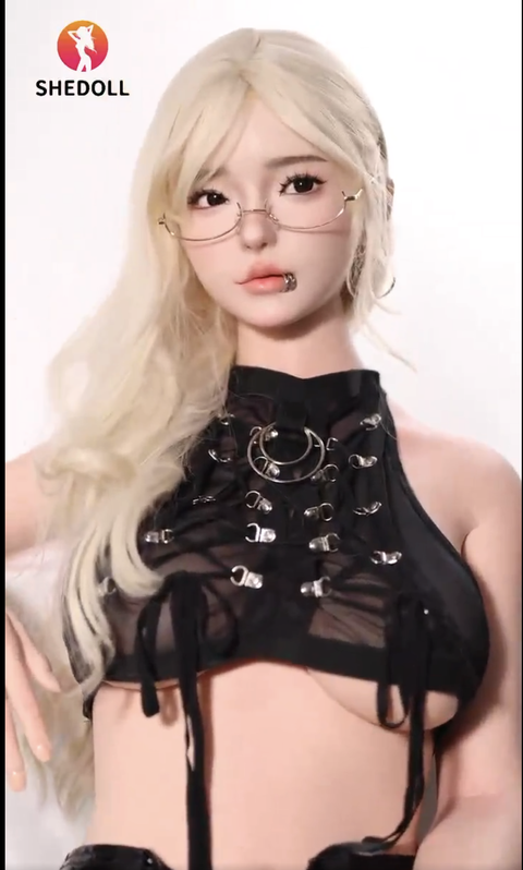 四月 特殊なメイク