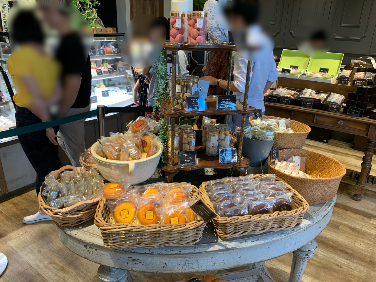 Un Fleur アンフルール 問屋町周辺に大型のケーキ屋がオープン お洒落な外観とケーキの種類の多さに早くも大人気 まるごと岡山 食べ尽くし日記 Un Fleur アンフルール 問屋町周辺に大型のケーキ屋がオープン お洒落な外観とケーキの種類の多さに早くも大人気 まるごと岡山 食べ尽くし日記