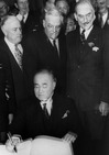 日米安保条約調印