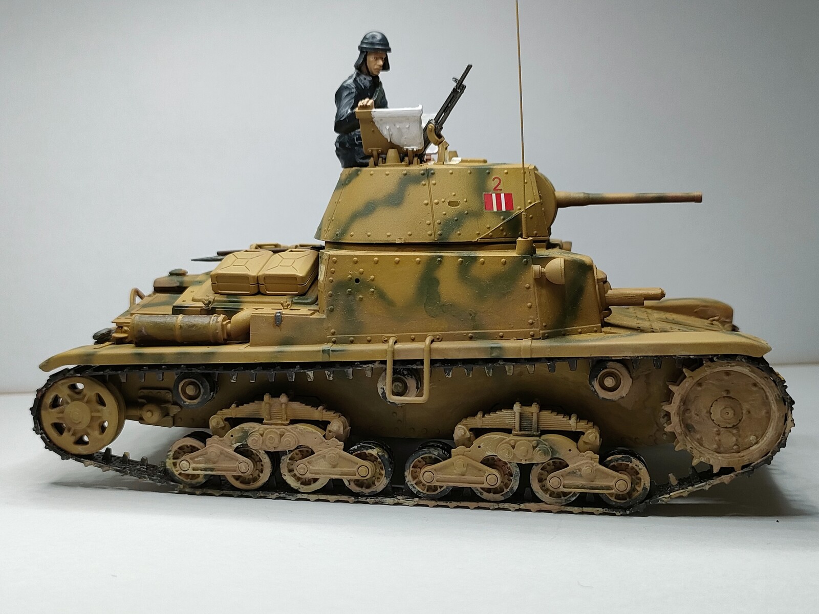 タミヤ1/35 イタリア軍戦車　カーロ•アルマート　プラモデル完成品 1/35 タミヤ イタリア 中戦車 M13/40 カーロ・アルマートITALIAN