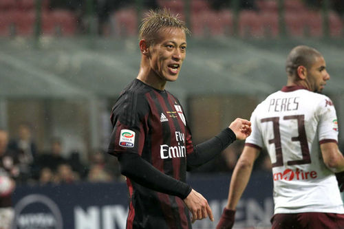 サッカー 絶好調の本田が3ゴールを演出 ミランが大勝で13年ぶりの伊杯決勝進出 画像の多いニュース速報 サッカー 絶好調の本田が3ゴールを演出 ミランが大勝で13年ぶりの伊杯決勝進出 画像の多いニュース速報