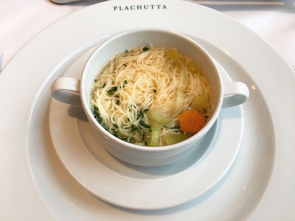 ウィーン Plachutta で名物ターフェルシュピッツ Tafelspitz ドナウの東か 遥かもっと東から ウィーン Plachutta で名物ターフェルシュピッツ Tafelspitz ドナウの東か 遥かもっと東から