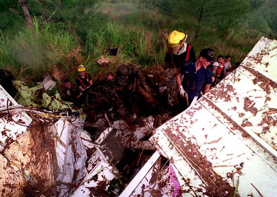 Korean_Airlines_flight_801_crash_10