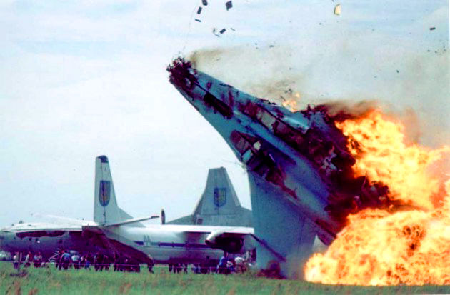 ミャンマー空軍Y-8墜落事故