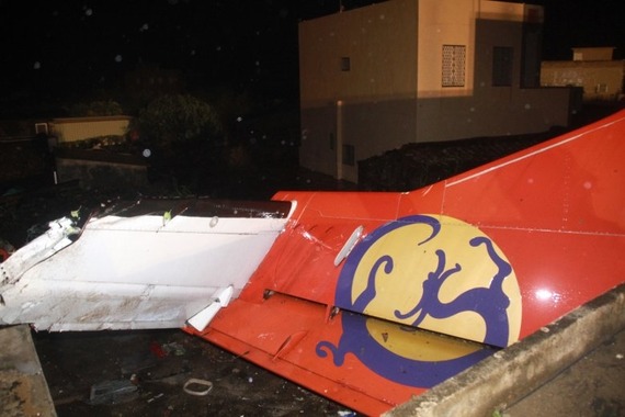 TransAsia Airways Plane Crashes_04