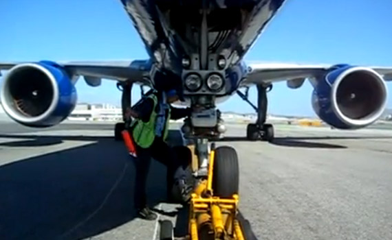 B757-pushback